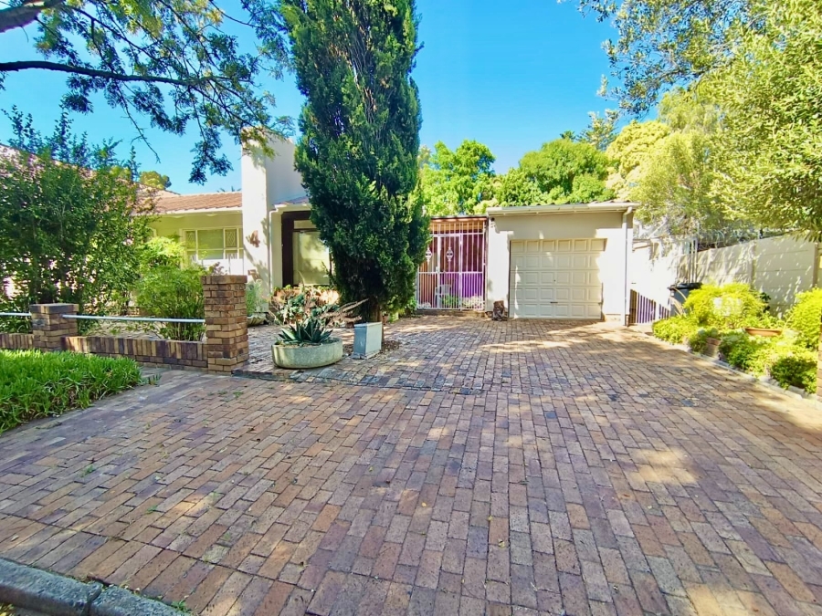 To Let 3 Bedroom Property for Rent in Lionviham Western Cape